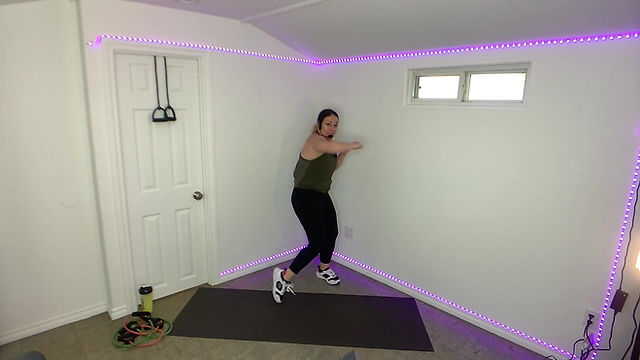 Turbo Sculpt (resistance bands) with Holly *